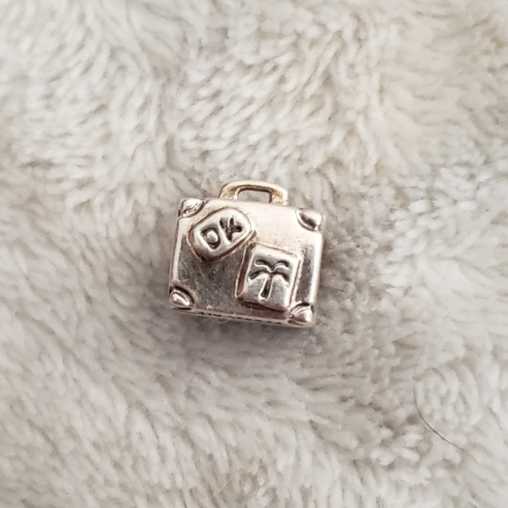 Pandora Sterling Silver Vintage Paris Suitcase Travel Bag Charm Deadstock 790362